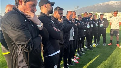 حمادة الشربيني يوجه كلمة تحفيزية للاعبي منتخب الشباب قبل انطلاق مونديال تشيلي