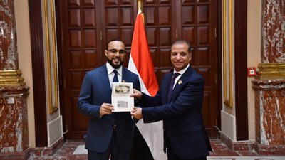  النائب أحمد عبيد يتسلم كارنيه عضوية مجلس الشيوخ