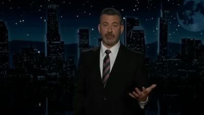 عاد باكيا ومعتذرا.. قصة جيمي كيميل المذيع الذي سخر من كيرك وتم إيقافه عن العمل؟