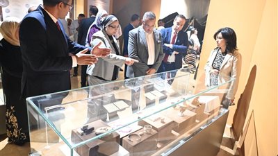 بريق الفضة يضيء متحف شرم الشيخ.. 80 قطعة أثرية نادرة تروي رحلة الفن عبر العصور