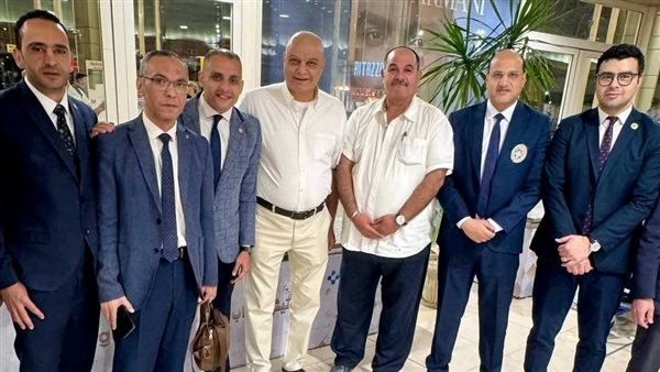 رجال جمارك مطار شرم