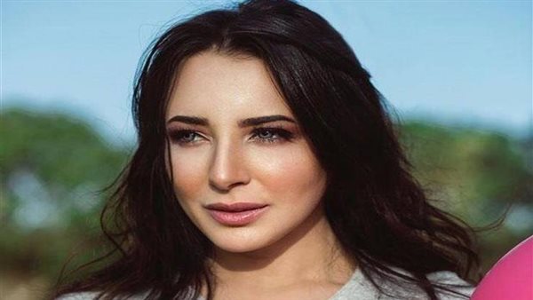 المطربة ساندي