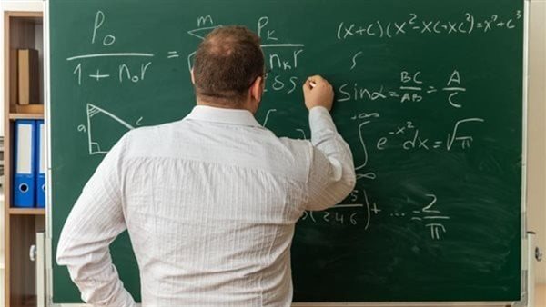 معلم في الفصل - أرشيفية