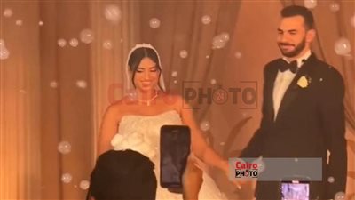 محمد هنيدي وكريم محمود عبد العزيز ودنيا وإيمي سمير غانم أبرز الحاضرين في زفاف نجل بيومي فؤاد