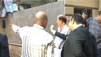 بعد وفاة 12 شخصا.. المحامي العام لنيابات شرق طنطا يعاين موقع حادث انهيار مصنع المحلة المحترق