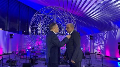 مؤسسة روسية تمنح وزير الكهرباء نوط الامتياز لإسهامه في تعزيز التعاون الدولي بمجال الطاقة النووية