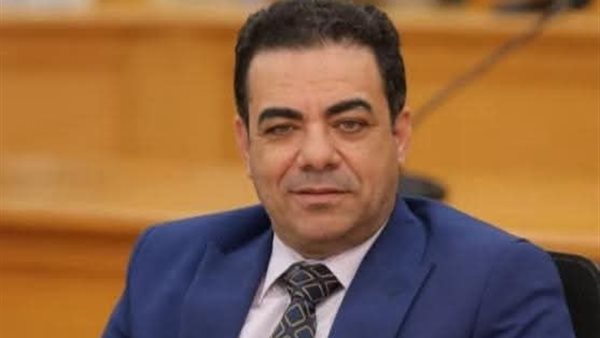  الدكتور أحمد لطفي