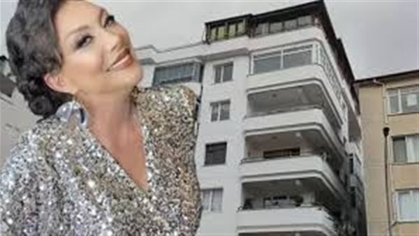 الفنانة التركية غُللو