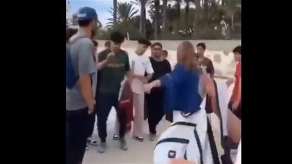 مديرة معهد تعليمي