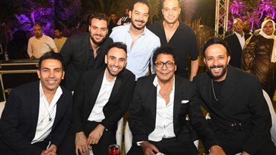 محمد منير يحتفل بزفاف ابنة شقيقته في أحد الفنادق الكبرى