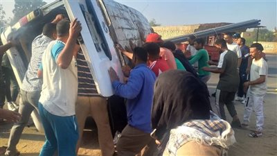 كانوا رايحين الشغل.. ننشر بيانات المصابين في حادث انقلاب ميكروباص وردية بالمنوفية