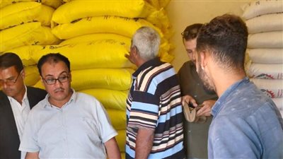 تموين المنوفية: ضبط 400 شيكارة سكر ودقيق مجهولة المصدر في أشمون