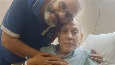 منير مكرم يغادر المستشفى بعد تحسن حالته الصحية ويستكمل علاجه بالمنزل