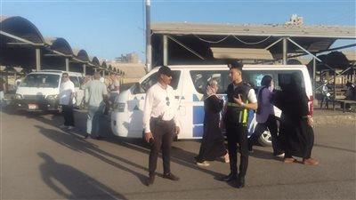 الدفع بـ60 أتوبيسا وسيارة لنقل الطلاب من دسوق لجامعة كفر الشيخ مجانا