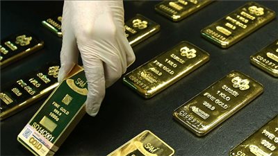 المستثمرون يشترون 99 مليون أوقية ذهب عالميًا تزامنًا مع تدهور سعر المعدن النفيس