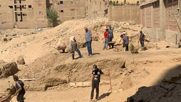 وفد من الآثار يتفقد