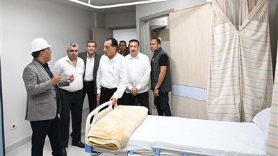 مدبولي يتفقد مستشفى أشمون المركزي الجديد بالمنوفية.. تنفيذ 62% من الأعمال وتكلفة 1.5 مليار جنيه