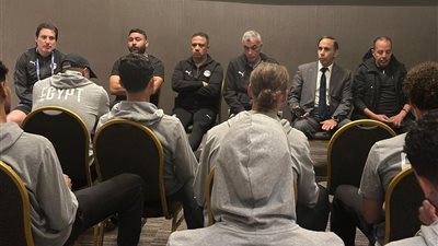 سفير مصر فى تشيلي يحفز لاعبي منتخب الشباب قبل مواجهة نيوزيلندا بالمونديال 