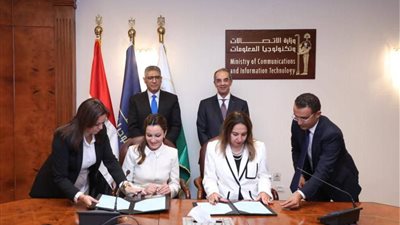 الاتصالات ومحافظة الجيزة توقعان مذكرة لتنفيذ التطوير المؤسسي الرقمي لديوان المحافظة