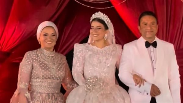 هبة قطب وابنتها