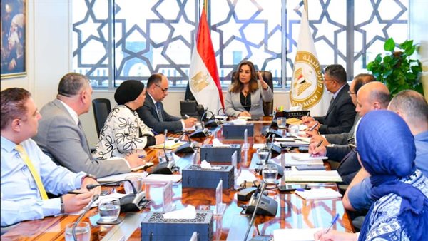 اجتماع وزيرة البيئة