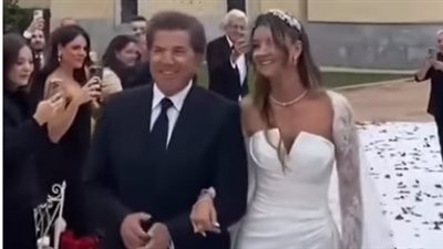 وليد توفيق يحتفل بزفاف ابنته في إسبانيا