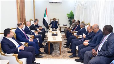 وزير الخارجية يلتقي رئيس الوزراء السوداني