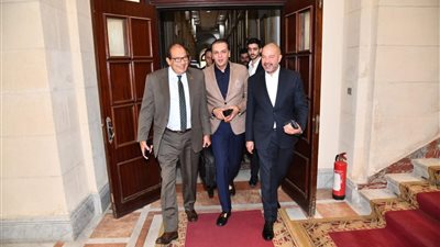 أحمد عبد الجواد يستقيل من مجلس الشيوخ.. ويقود القائمة الوطنية في انتخابات النواب