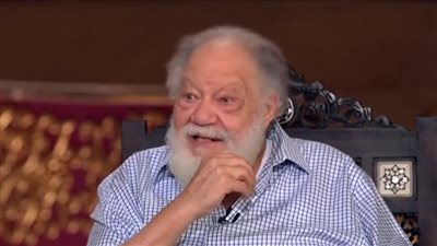 يحيى الفخراني: اتخانقت مع أسامة أنور عكاشة بسبب جمال عبد الناصر.. ولم أصل أبدًا للاكتفاء