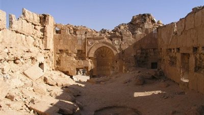 قلعة الجندي وحمام فرعون والمياه الكبريتية.. أهم المناطق السياحية والتاريخية والعلاجية برأس سدر 