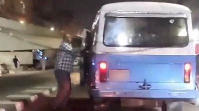 تحريات محاولة سائق ميكروباص الهروب من قائد أتوبيس بعد الاصطدام به: لا يحمل ترخيصا وحاول الفرار خشية المساءلة