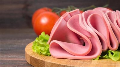 طريقة عمل لانشون اللحمة للشيف حسن.. وصفة احترافية وغير مكلفة