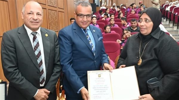 جانب من التكريم