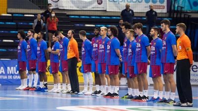 خاليًا من الركاب.. تصادم أتوبيس نادي برشلونة لكرة اليد بسيارة ملاكي في الهرم