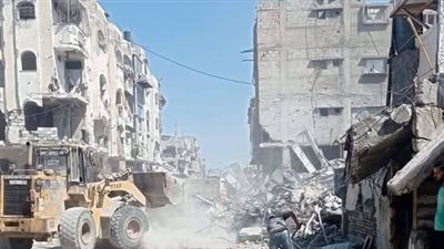 رفع الركام وفتح الشوارع في مناطق متفرقة من غزة للتخفيف عن كاهل النازحين بالقطاع