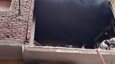 إصابة 3 أشخاص باختناق جراء حريق نشب في عقار بعزبة عكرشة بالخانكة