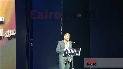 تامر حسني مفاجأة حفل افتتاح مهرجان نقابة المهن التمثيلية: كنت من شباب مسرح الجامعة وربنا كرمني