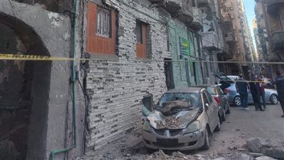 تحطم سيارة إثر انهيار أجزاء خارجية من عقار في سبورتنج بالإسكندرية