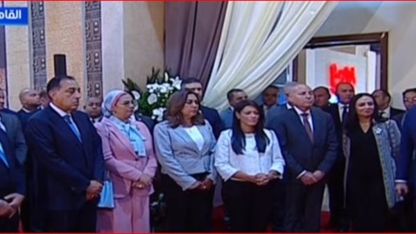رئيس الوزراء يفتتح