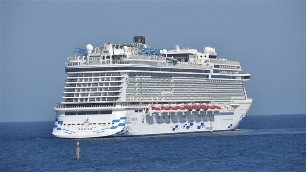 وصول السفينة السياحية