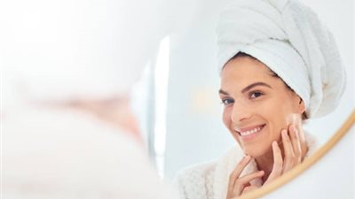 الإفراط في غسل الوجه يصيب بشيخوخة البشرة| دراسة 