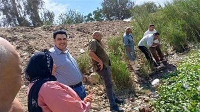 تعاون بين الصحة والمحليات في المنوفية لمكافحة الحشرات بعد ارتفاع منسوب النيل بقرية جزي | صور