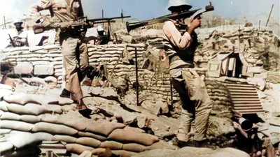 صور نادرة من حرب أكتوبر المجيدة تكشف لحظات العبور ورفع العلم المصري