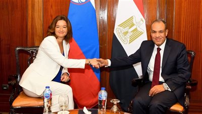 وزير الخارجية يبحث مع نائبة رئيس وزراء سلوفينيا العلاقات الثنائية وخطة ترامب لوقف الحرب 