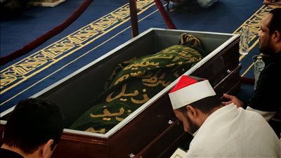 ابن شقيق الدكتور أحمد عمر هاشم: وزع مؤلفاته على الكليات مجانًا وأوصى الإمام الأكبر بأن يُصلي عليه بالأزهر 