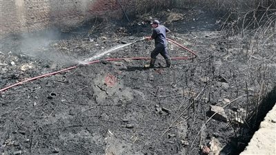 السيطرة على حريق بأرض فضاء بجوار مدرسة في المنوفية 