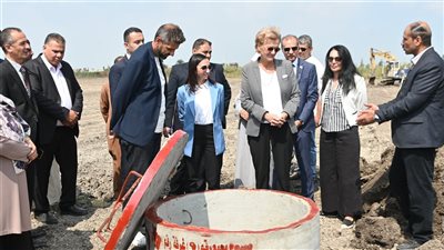 محافظ البحيرة وسفيرة الاتحاد الأوروبي تتفقدان مشروع إحلال وتجديد شبكة الصرف المغطى في أبو حمص