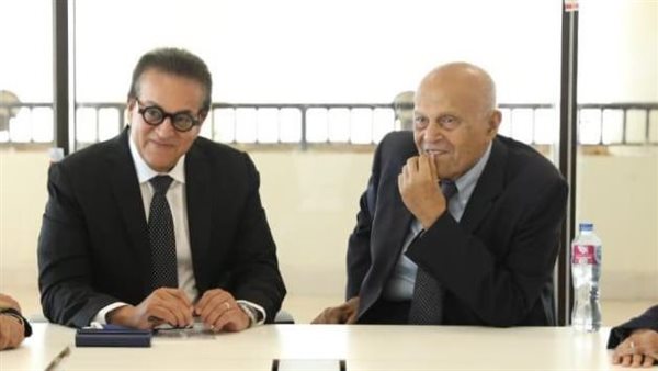 وزير الصحة ومجدي