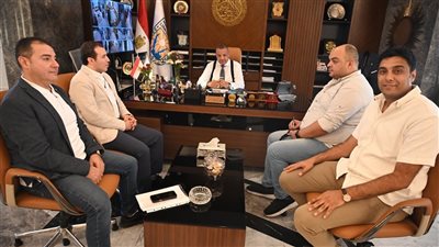 محافظ جنوب سيناء يبحث مع رئيس هيئة الإسعاف دعم شرم الشيخ بأول لانش إسعاف بحرى 