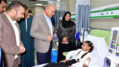 محافظ الأقصر يطلق مبادرة لتوزيع أدوية الأمراض المزمنة ويستجيب لمطالب الأهالي برصف طريق نجع العقاربة